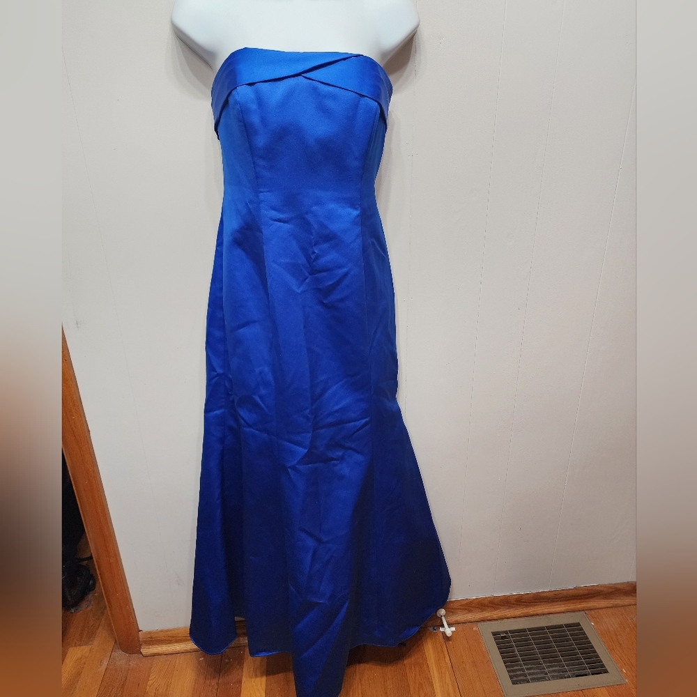 David's Bridal Gown Size 6 Strapless Dress Bridesmaid Prom Formal Blue A770